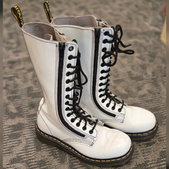 Doc Martens 9733w white patent leather riding boot size 6US - Picture 2 of 7